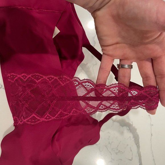 True Body Bras - Bundle of 2 !- NWOT & EUC (Size Large) - Picture 7 of 9